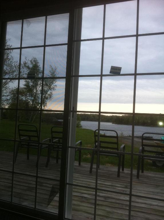 Lake Lauzon Resort Blind River Екстер'єр фото